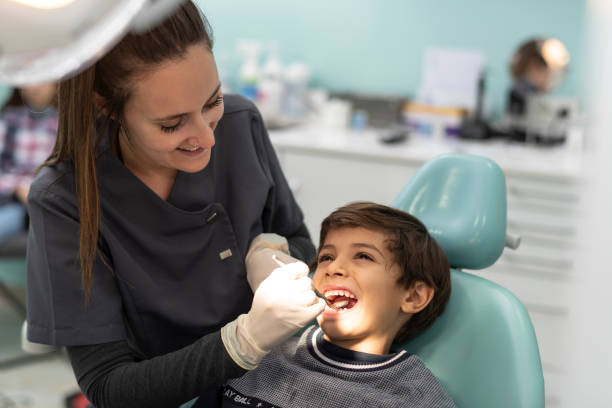 Best Emergency Dental Care for Broken or Chipped Teeth in Country Clu, MO